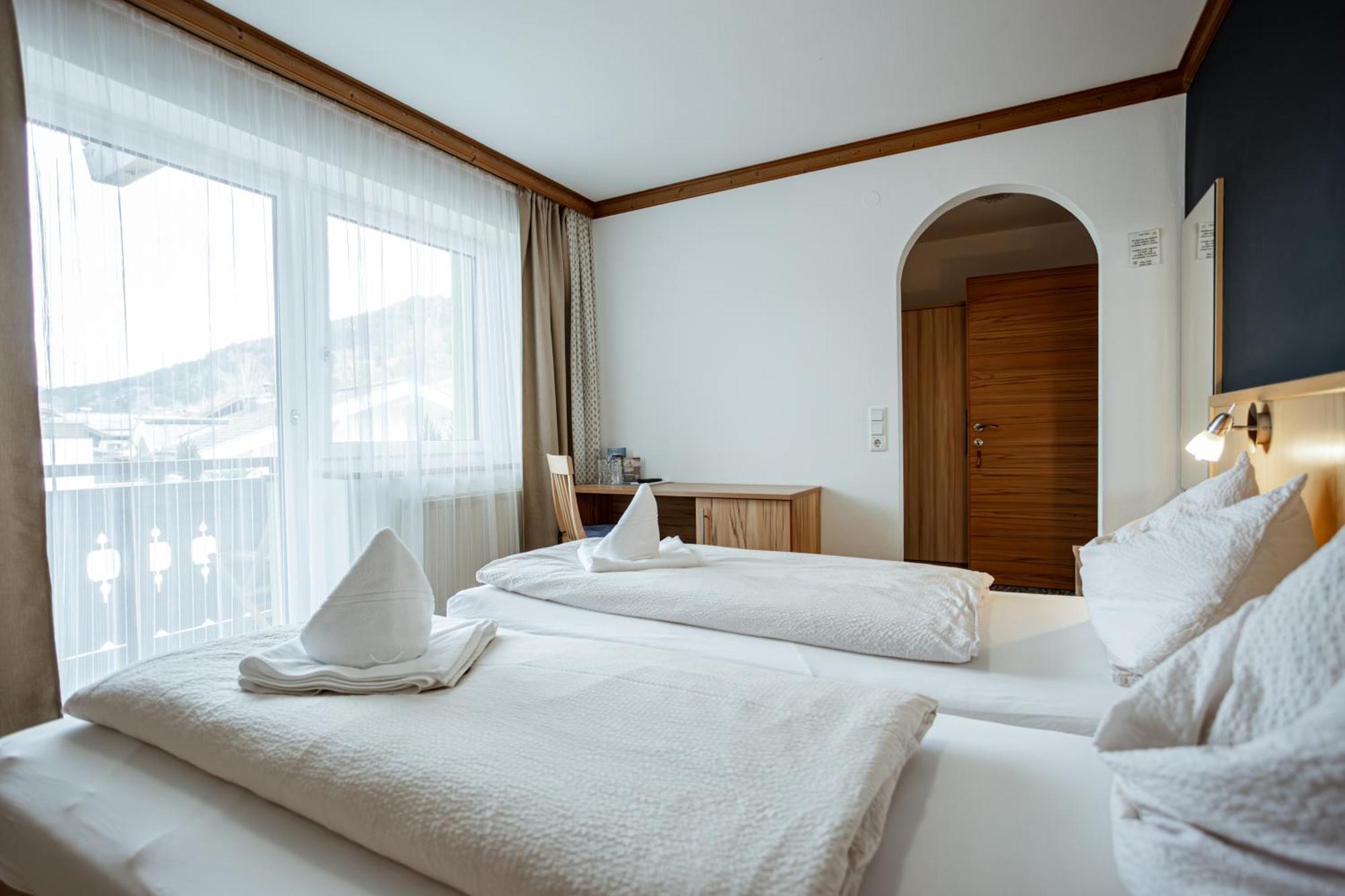 Eschenhof Bed & Breakfast คาพรูน ภายนอก รูปภาพ